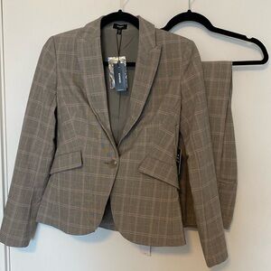 NWT Express full suit size XS/0